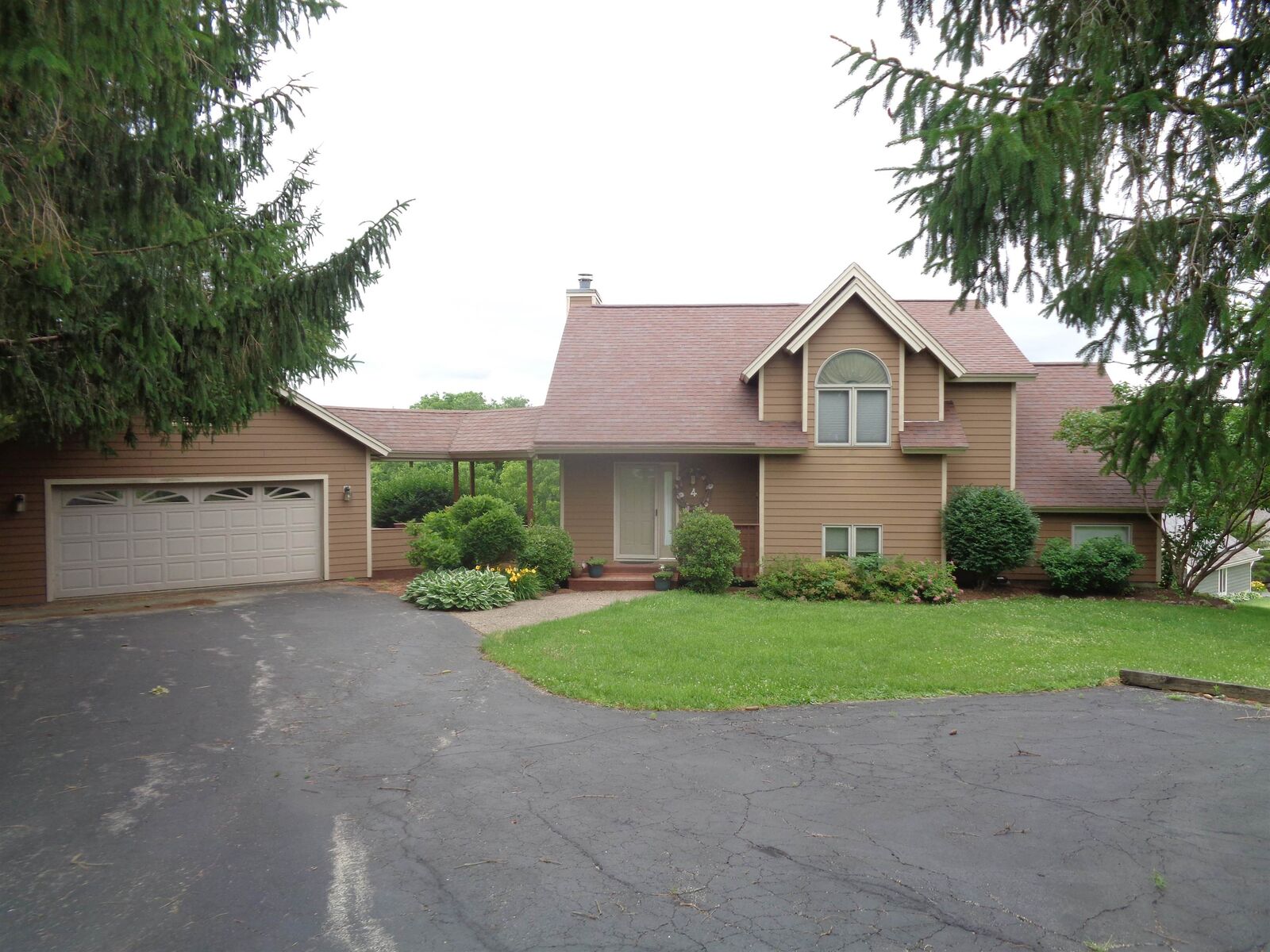 Property Photo:  4 Maltby Court  IL 61036 