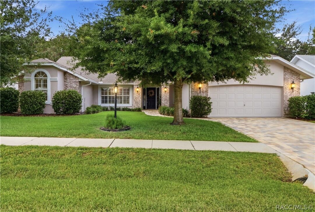 Property Photo: 6129 N Whispering Oak Loop FL 34465