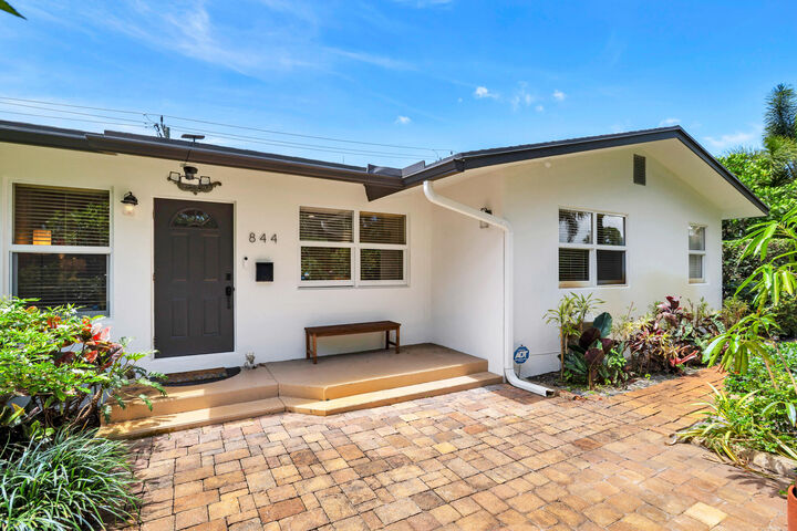 Property Photo:  844 Avon Road  FL 33401 