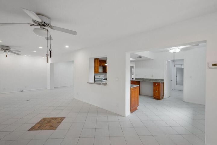 Property Photo: 4704 Queen Palm Lane FL 33319