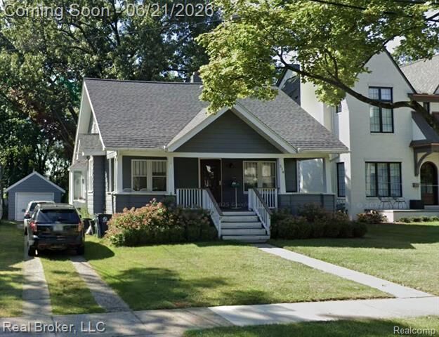 Property Photo:  318 E University Avenue  MI 48067 