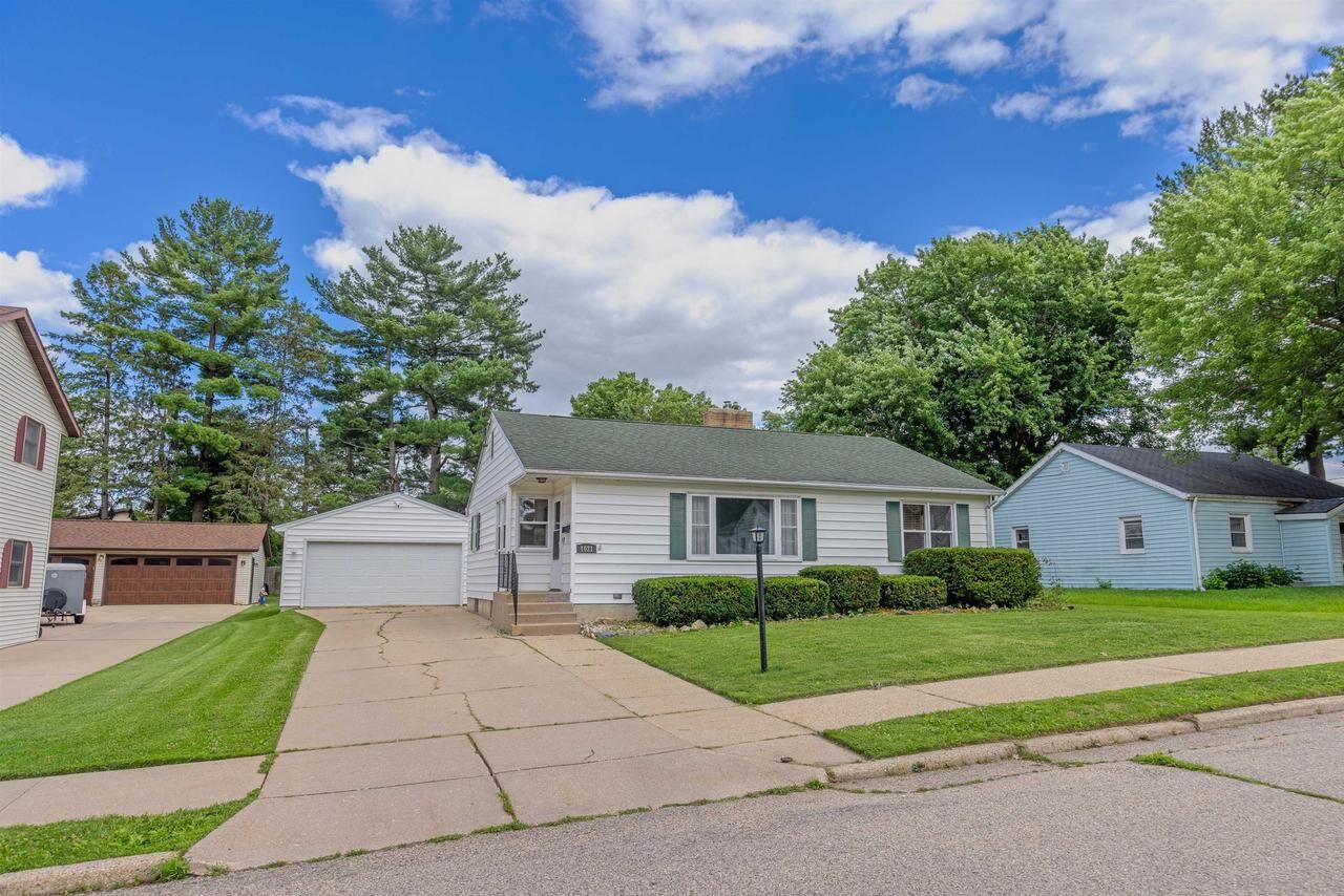 Property Photo: 1021 S Terrace Street WI 53546