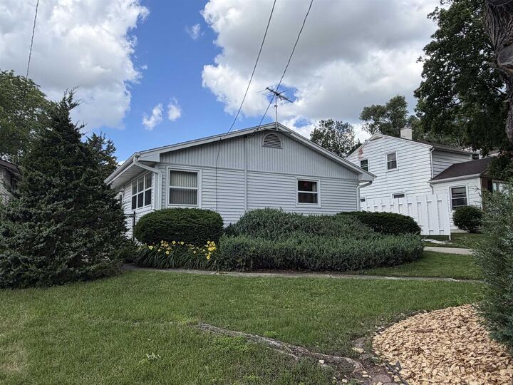 Property Photo: 1348 Lincoln Court WI 53511