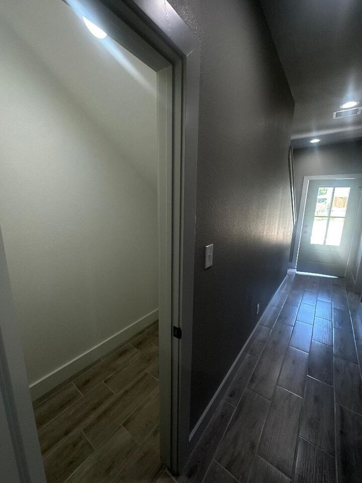 Property Photo: 310 N 9th St. TX 77702