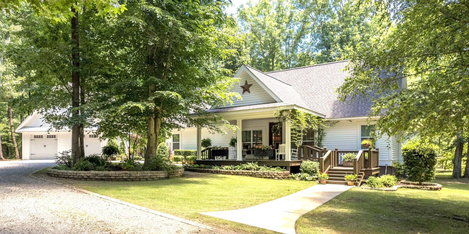 Property Photo: 6870 Co Rd 437 AL 35057