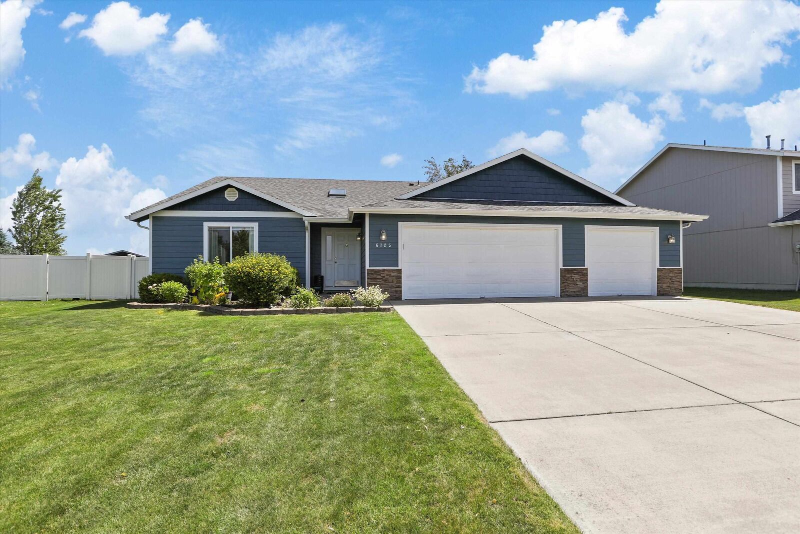 Property Photo: 6725 S West Terrace St WA 99004
