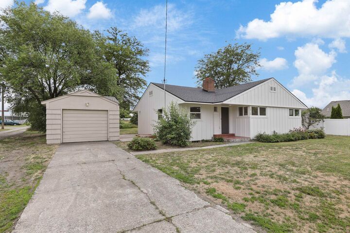 Property Photo:  13716 E Broadway Ave  WA 99216 