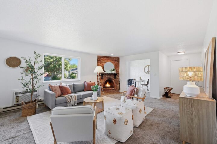 Property Photo:  1716 N Pettet Dr 11  WA 99205 