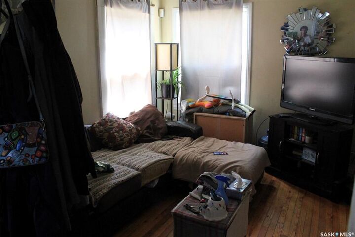 Property Photo: 804 F Avenue N SK S7L 1W5