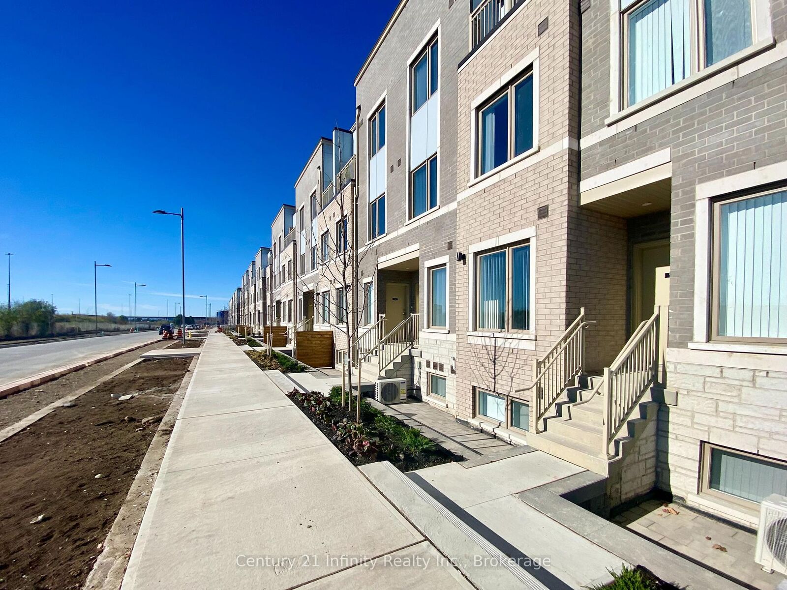 Property Photo: 100 Honeycrisp Crescent 337 ON L4K 0N7
