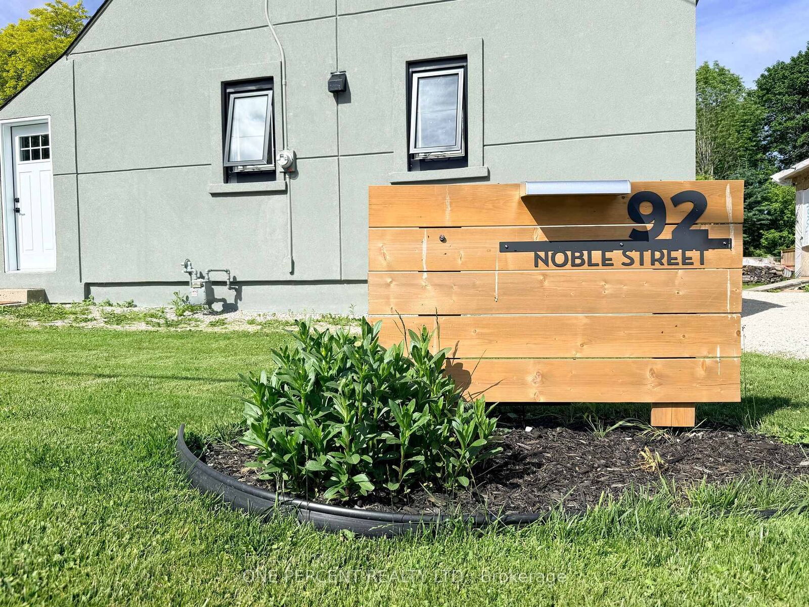 Property Photo: 92 Noble Street S ON N4L 1M8