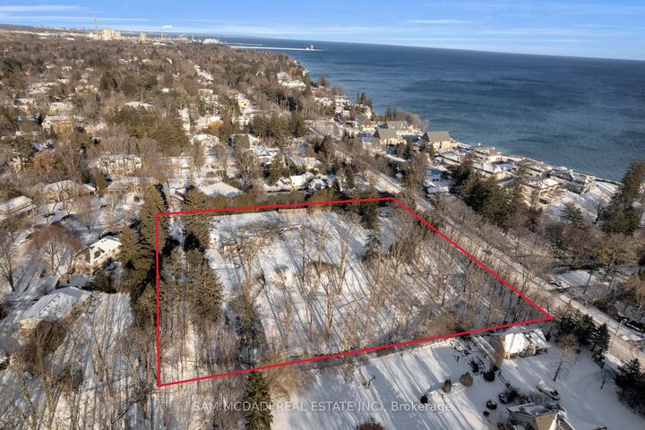Property Photo: 1475 Lakeshore Road E ON L6J 1L9