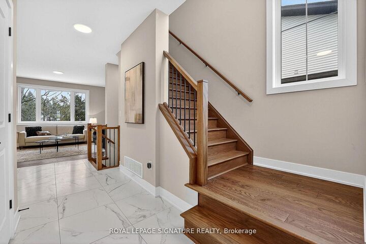 Property Photo: 297 Whiting Street 5 ON N5C 3W5