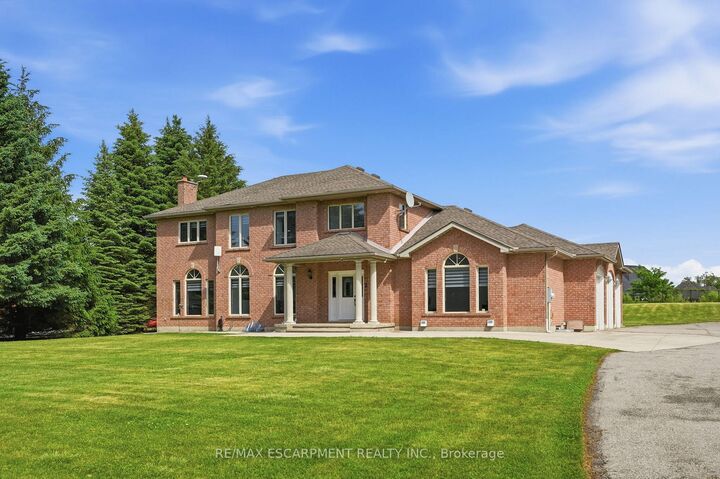 Property Photo: 2 Currie Drive ON N0B 2C0