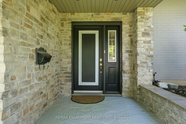 Property Photo:  1321 Fairway Court  ON L7P 1M5 