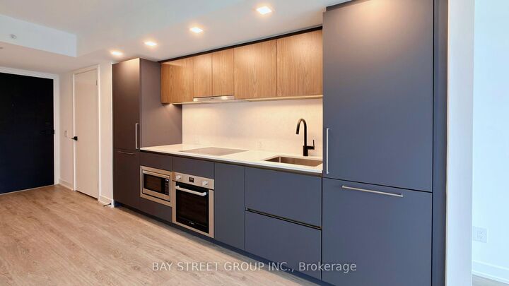 Property Photo: 609 Sherbourne Street 1211 ON M4X 0A4