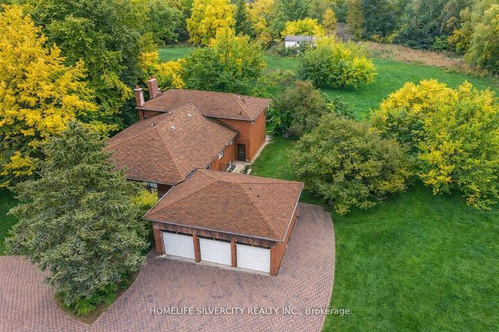 Property Photo: 4395 Castlemore Road ON L6P 0W9