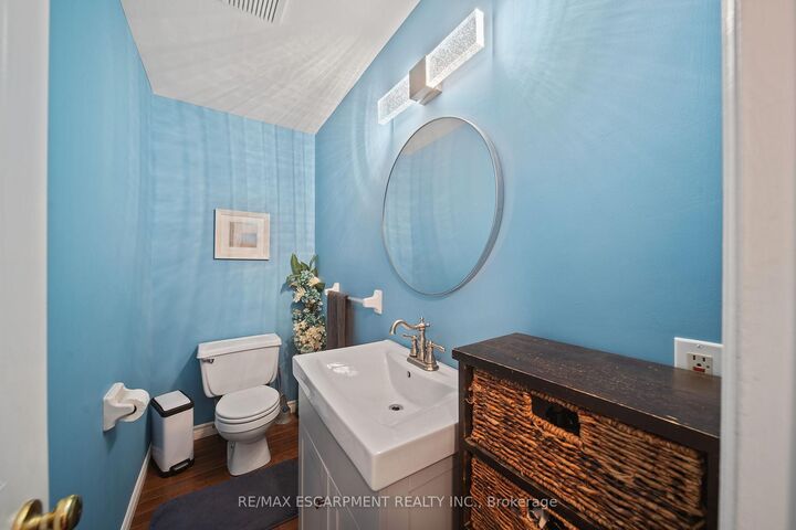 Property Photo: 54 Argyle Street S 4 ON N3W 1H9