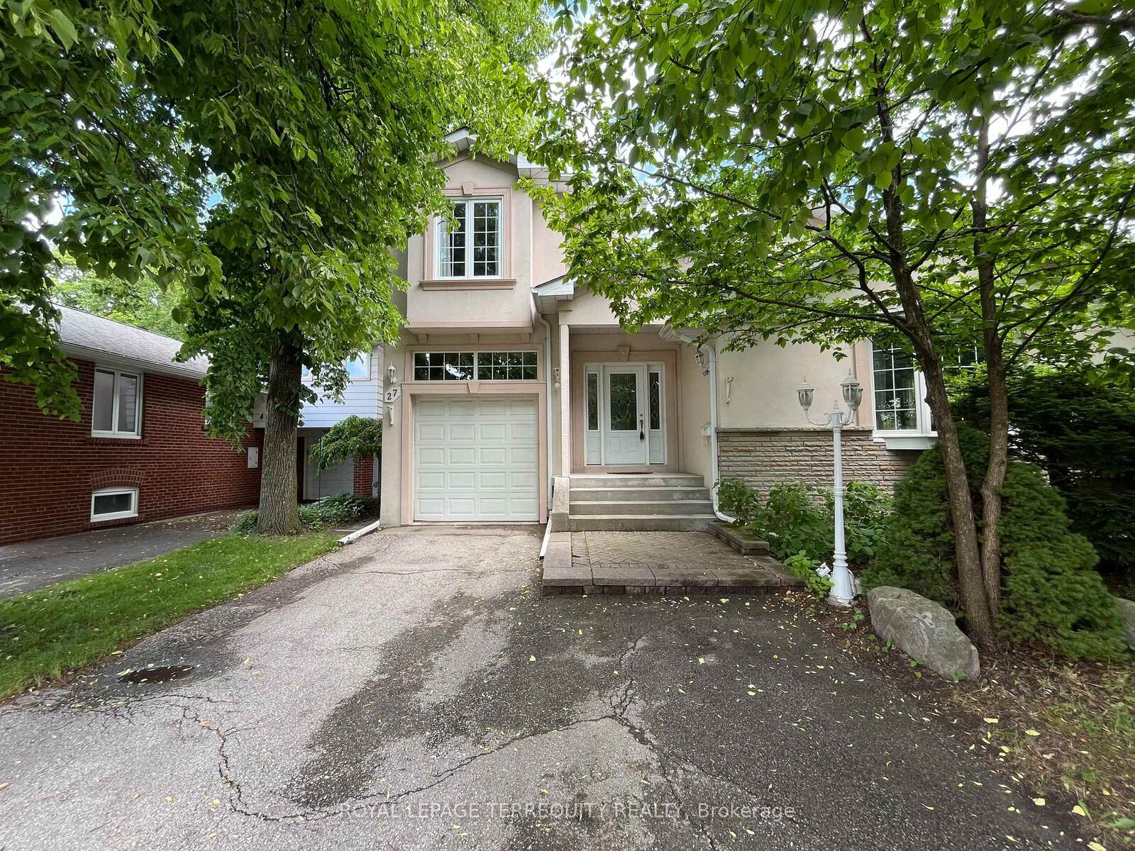 Property Photo: 27 Shadwick Drive ON M9R 2V6