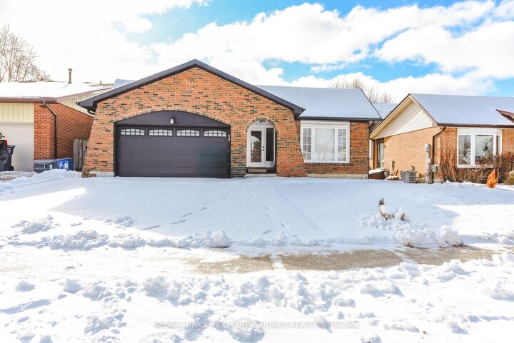 77 Blackthorn Lane — photo 1