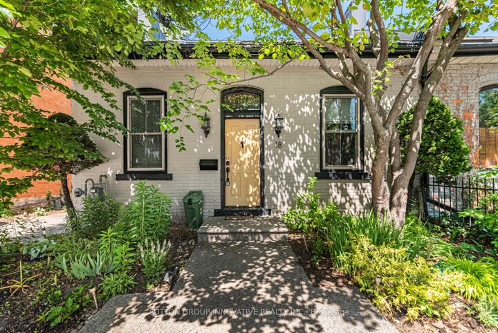 Property Photo: 18 Pearl Street S ON L8P 3W5