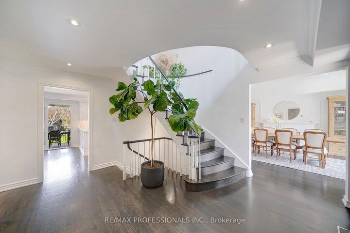 52 Courtsfield Crescent — photo 1