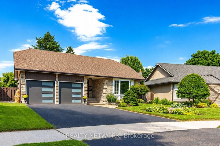 Property Photo: 2390 Sinclair Circle ON L7P 3C3