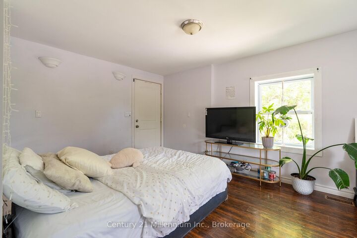 Property Photo: 1700 3rd Avenue E ON N4K 2L9