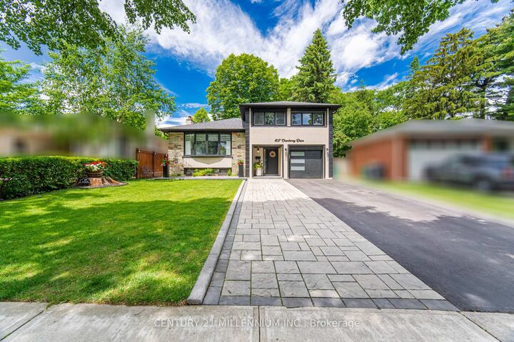 Property Photo:  407 Chantenay Drive  ON L5A 1E9 
