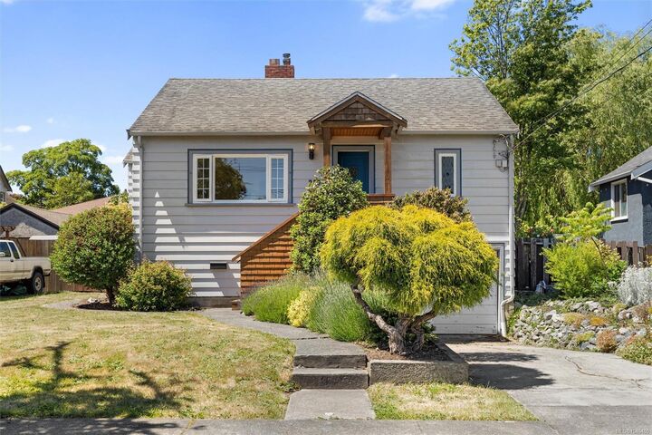 Property Photo:  2530 Blackwood St  BC V8T 3W1 