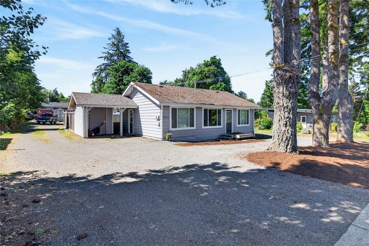 745 Evergreen Rd — photo 1