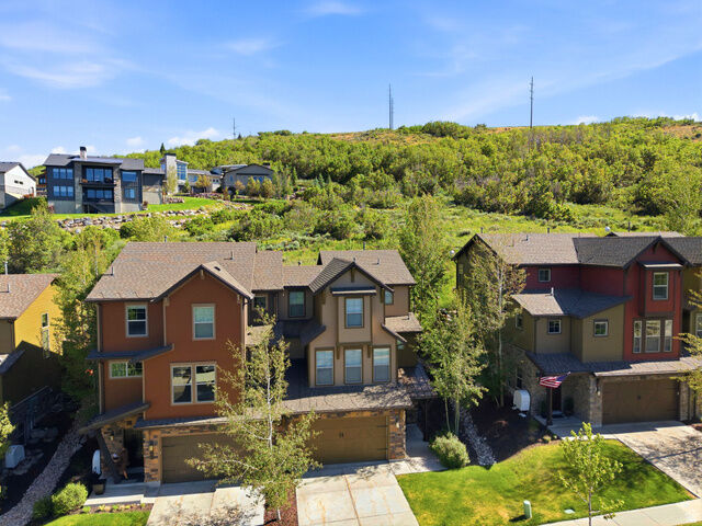 Property Photo: 901 W Abigail Dr UT 84036
