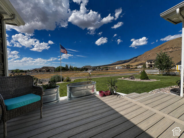 Property Photo: 1644 E Arrowhead Ln UT 84074