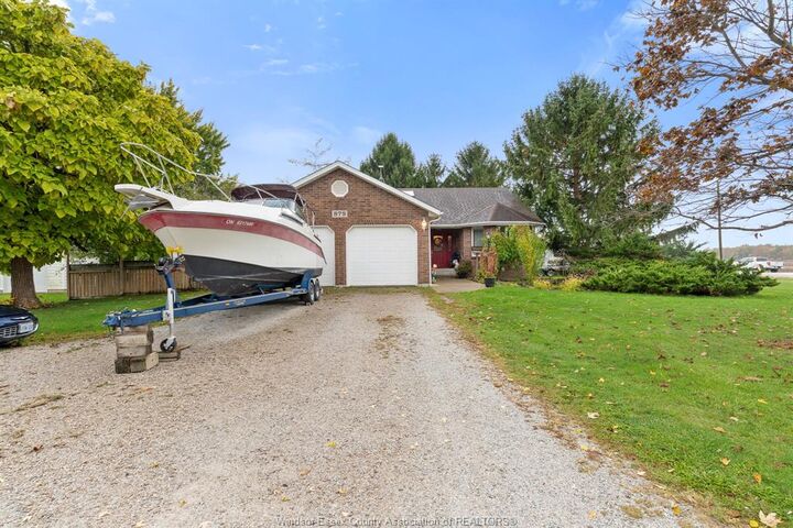 Property Photo: 879 Road 2 W ON N9Y 2E4