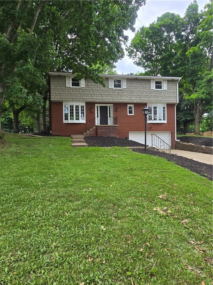 Property Photo: 339 Turngate Dr PA 15102