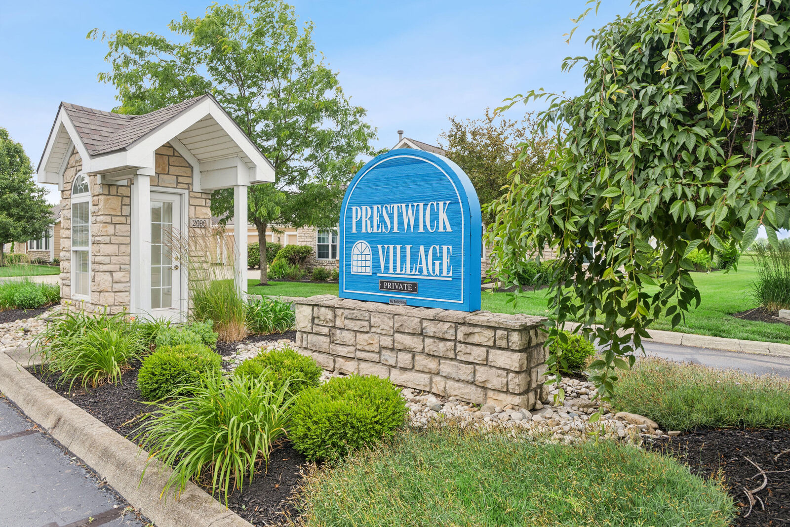 Property Photo:  2690 Prestwick Village Circle  OH 45503 