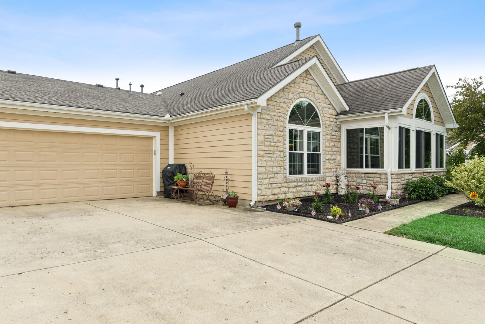 Property Photo: 2690 Prestwick Village Circle OH 45503