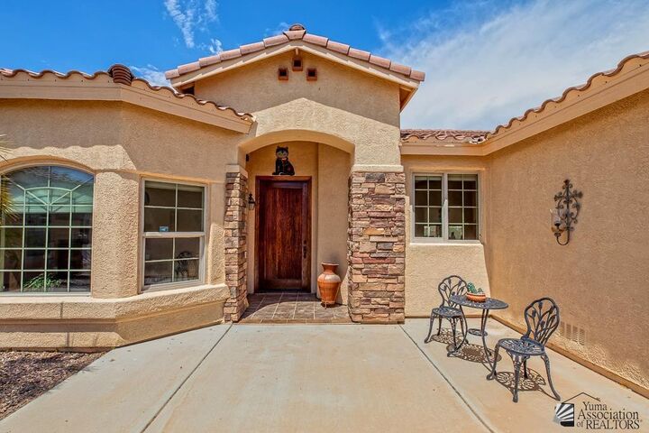 Property Photo: 11716 McCollough St AZ 85356