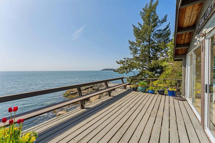 Property Photo: 6054 Gleneagles Drive BC V7W 1W2