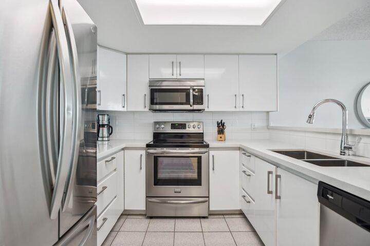 Property Photo:  1128 Quebec Street 1303  BC V6A 4E1 