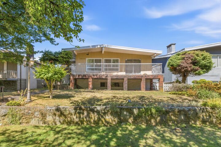 3055 Rosemont Drive — photo 1