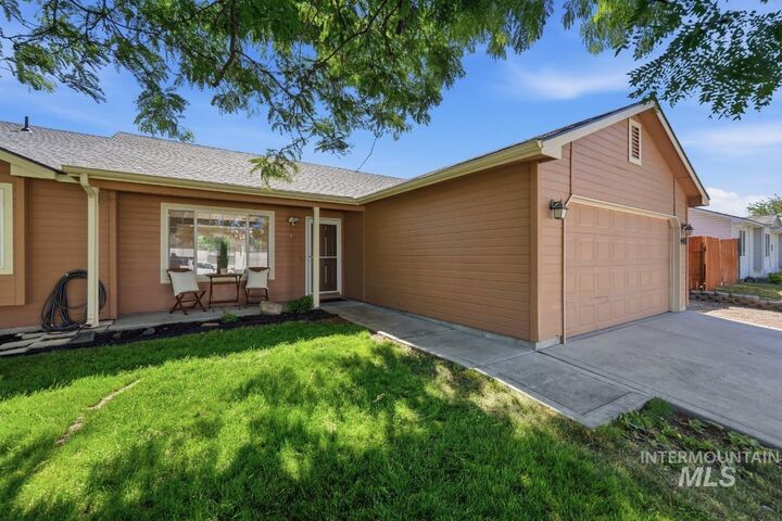 Property Photo: 1442 N Misty Springs Ave ID 83634