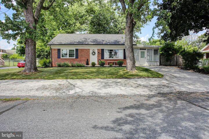 Property Photo:  55 Clearview Lane  PA 17307 