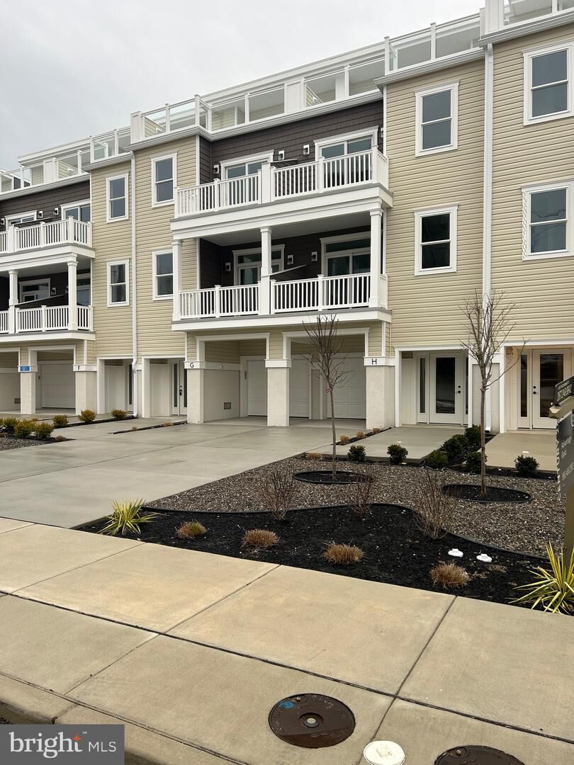 Property Photo:  418 Farragut H  NJ 08260 