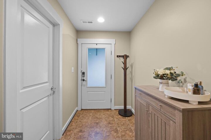 Property Photo:  22499 Verde Gate Terrace  VA 20148 