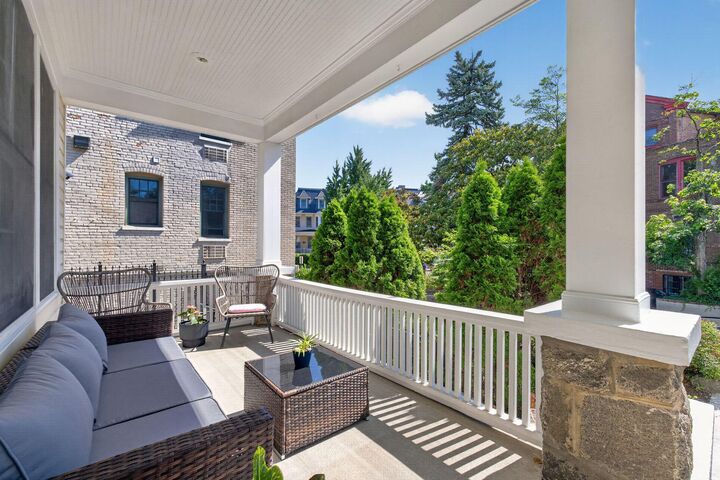Property Photo: 3350 17th Street NW 1 DC 20010