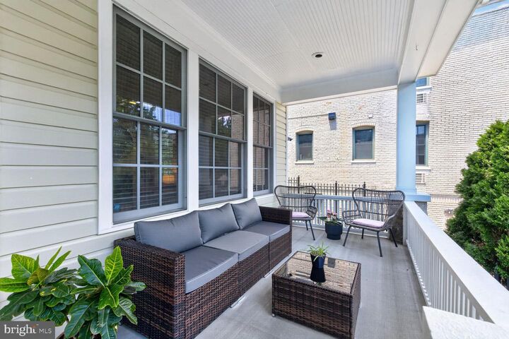Property Photo: 3350 17th Street NW 1 DC 20010