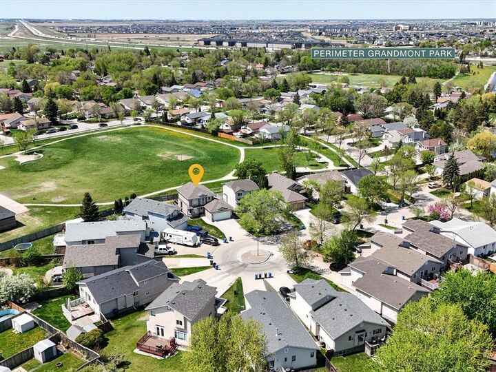 Property Photo:  46 Lafleur Place  MB R3V 1V9 