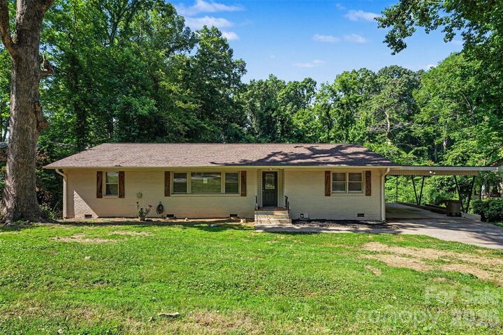 Property Photo:  1003 W Sumter Street  NC 28150 