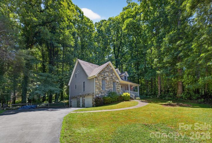 Property Photo: 163 Canaan Drive NC 28715